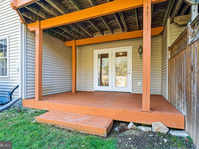 2442 Rippling Brook Rd — Photo 37
