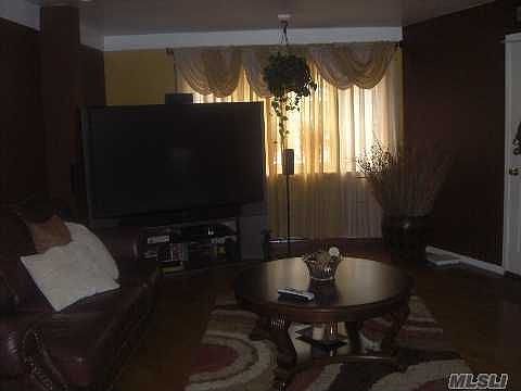 3rd image of 10226 92nd Ave