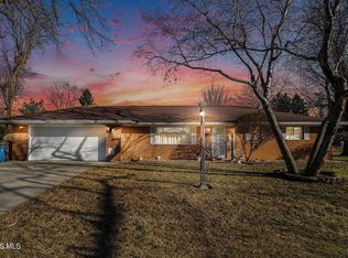 3155 Eastmoreland Dr, Oregon, OH