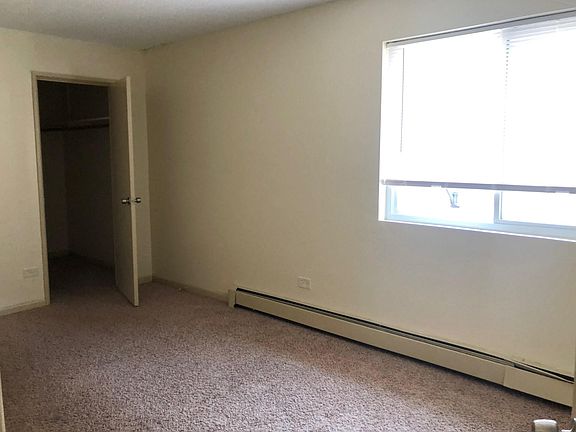 3rd image of 9954 Holly Ln