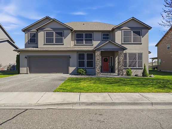 2nd image of 2924 Redrock Ridge Loop