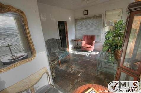 2nd image of 6423 S Flores St