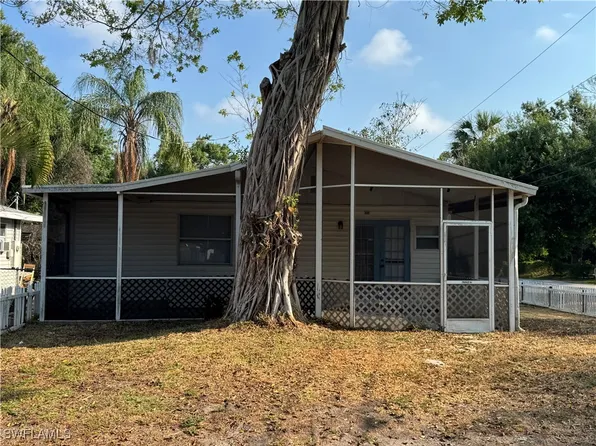 404 Santa Barbara St, North Fort Myers, FL 33903