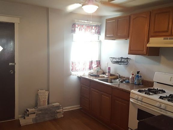 5th image of 2571 E Elkhart St