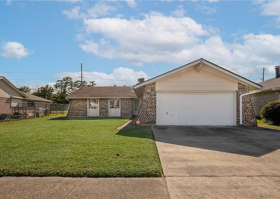 1st image of 2344 Oakmere Dr