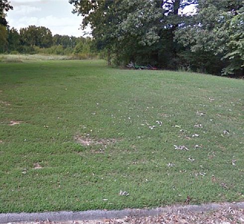2nd image of 101 Sequoia Dr