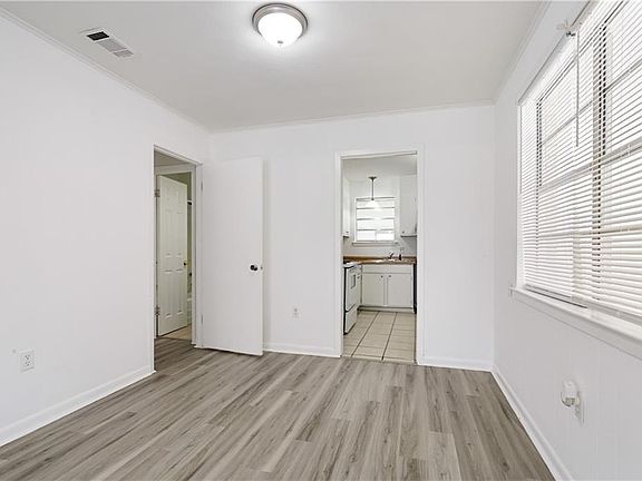 4th image of 7823 Michigan St