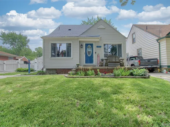 1813 Buckingham Ave, Lincoln Park, MI 48146