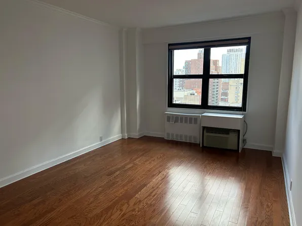 240 East 76th Street image 4 of 9