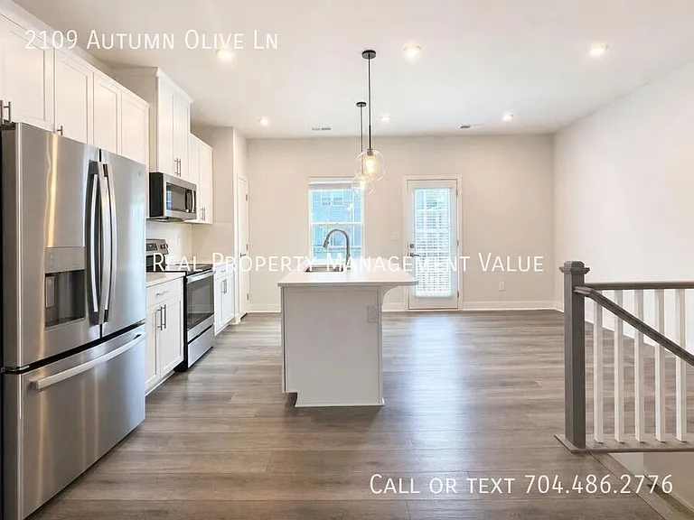 2109 Autumn Olive Ln — Photo 5