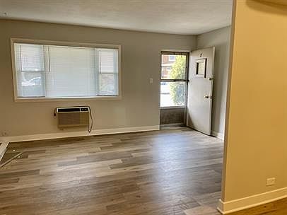 4th image of 3225 S Home Ave #11