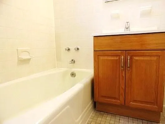 Rented by R New York | media 18