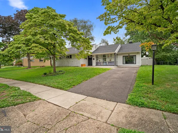 508 Forest Rd, Cherry Hill, NJ 08034