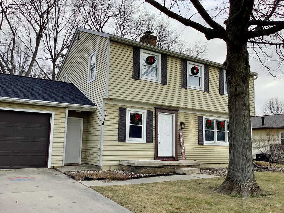1st image of 915 Hickory Dr