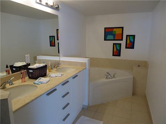 4th image of 16699 Collins Ave APT 3801
