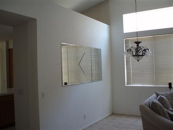 5th image of 3081 Manchester Cir