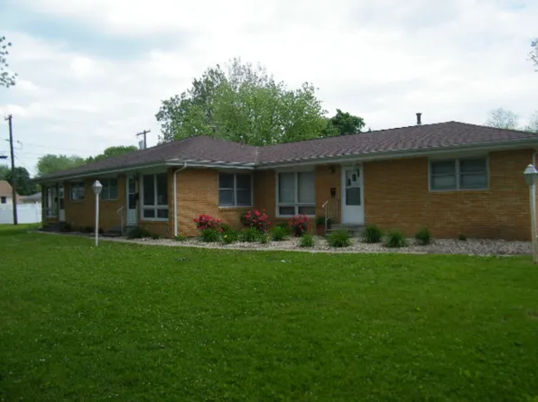 605 W Locust St #A, Chatham, IL 62629