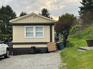 5017 Gilbert St, Luxor, PA 15662