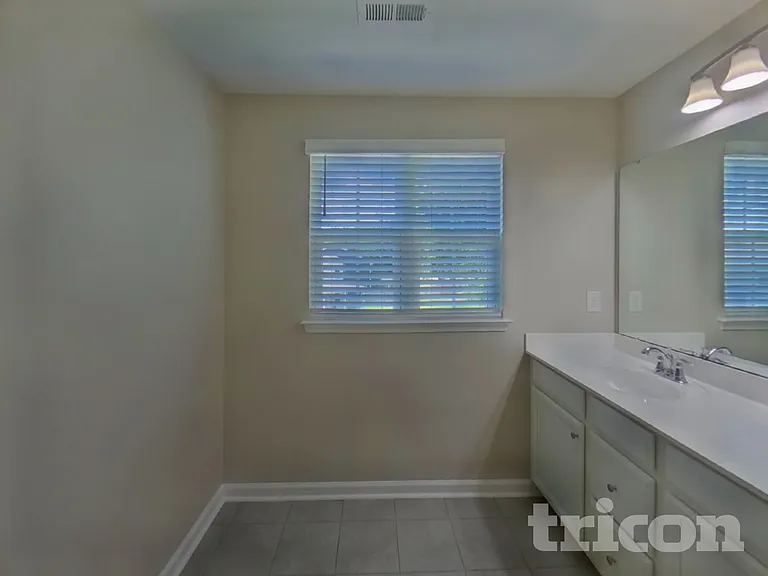 1302 Harkey Creek Dr — Photo 9