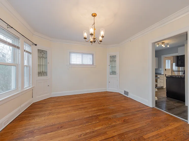 3354 Altamont Ave — Photo 7