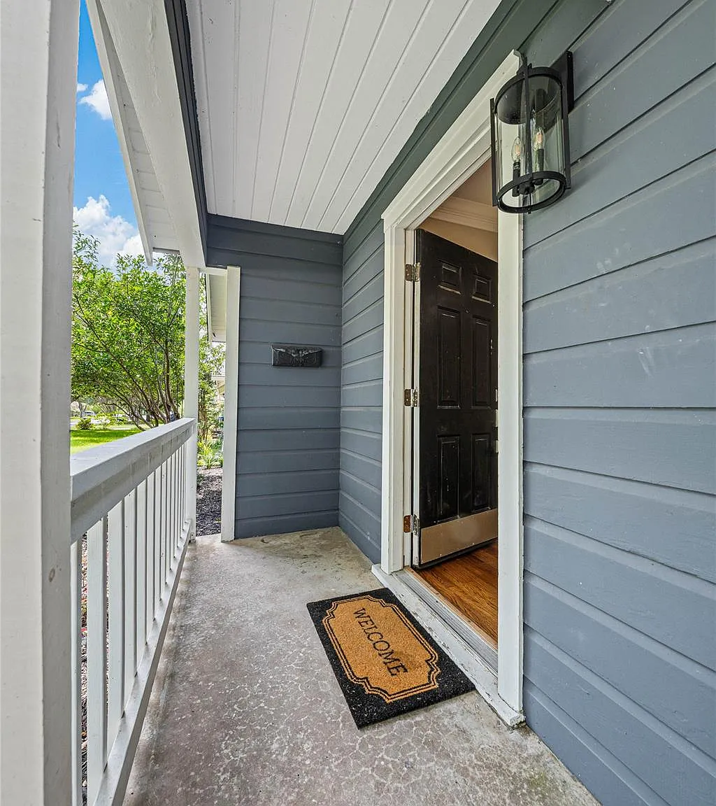3 bed, 1858 sqft, $3,950 — Photo 4