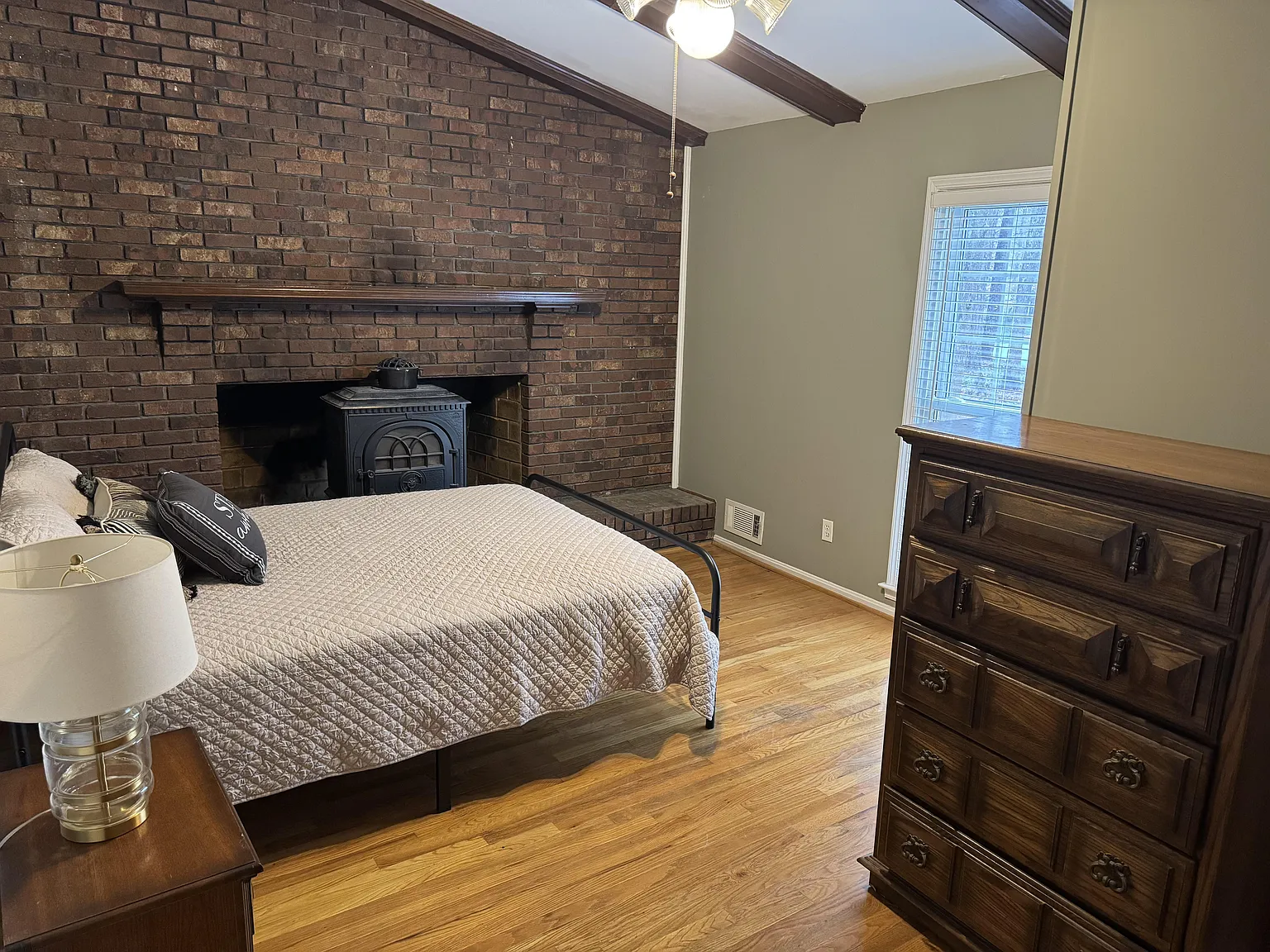 4 bed, 3.0 bath, 2500 sqft, $1,364 — Photo 1