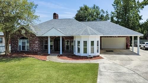 1st image of 2512 Bourgeois Ln