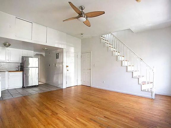 3rd image of 49 W 68th St