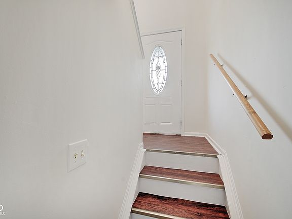 2nd image of 1236 Cheshire Dr