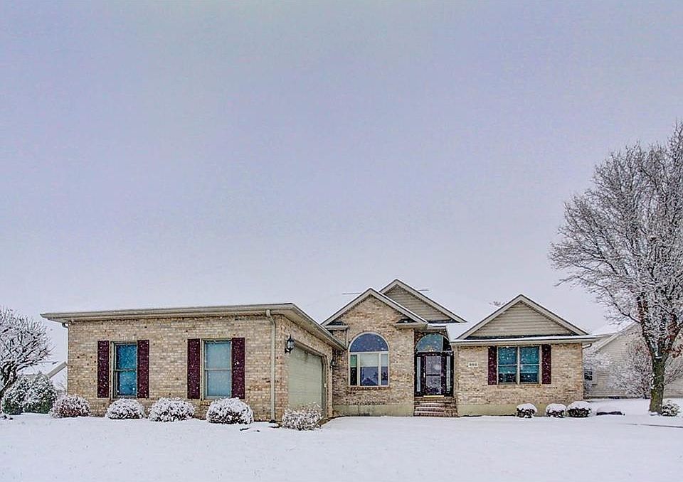 1st image of 695 Pinehurst Dr