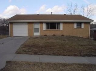 3310 Sherwood Dr, Bellevue, NE 68147