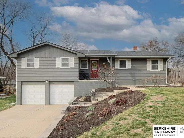 10938 Valley St, Omaha, NE 68144