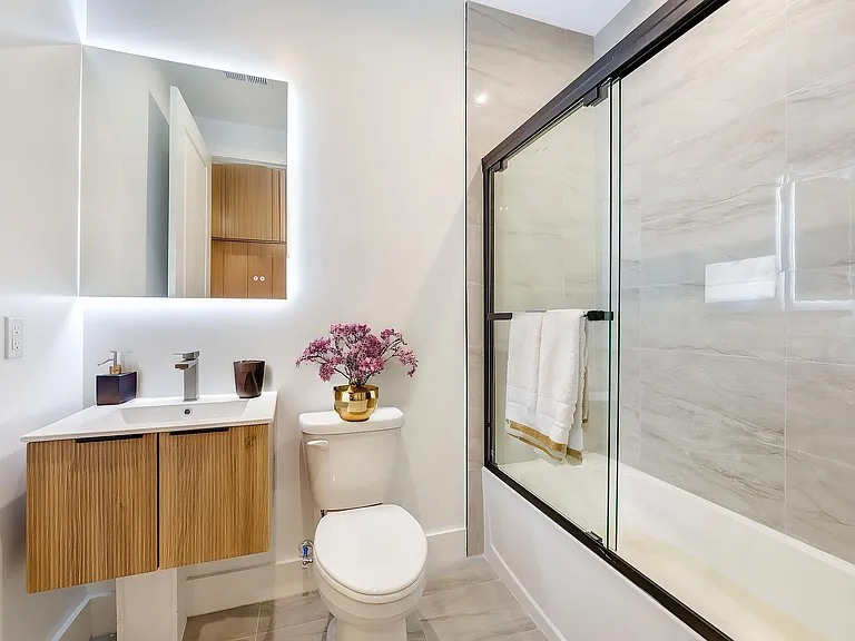 Bathroom 2 (1)