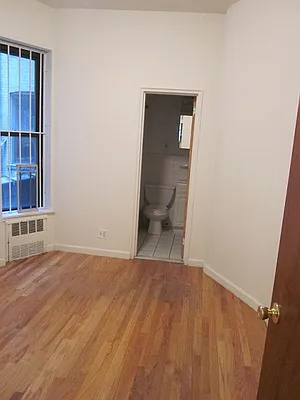 Rented by Manhattan Flats | media 9