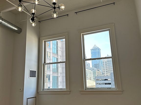 4th image of 1228 Arch St #8C