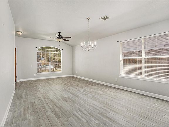 5th image of 307 Magnolia Way