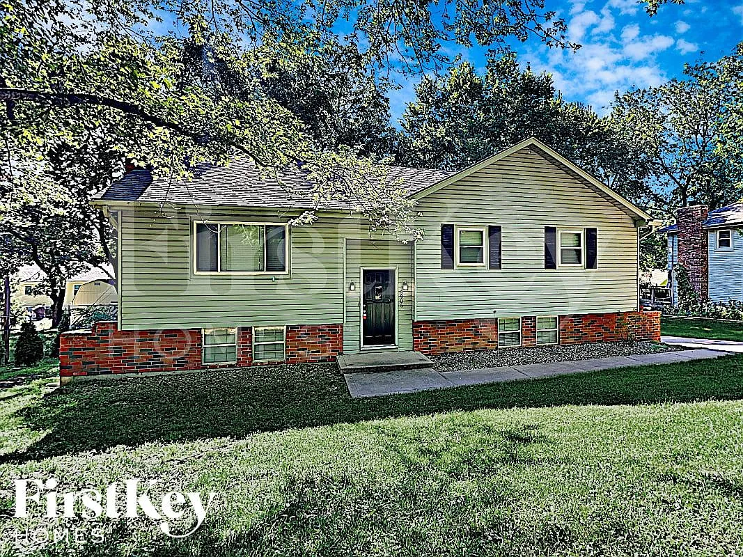 3 bed, 3.0 bath, 2133 sqft, $2,245 — Photo 1