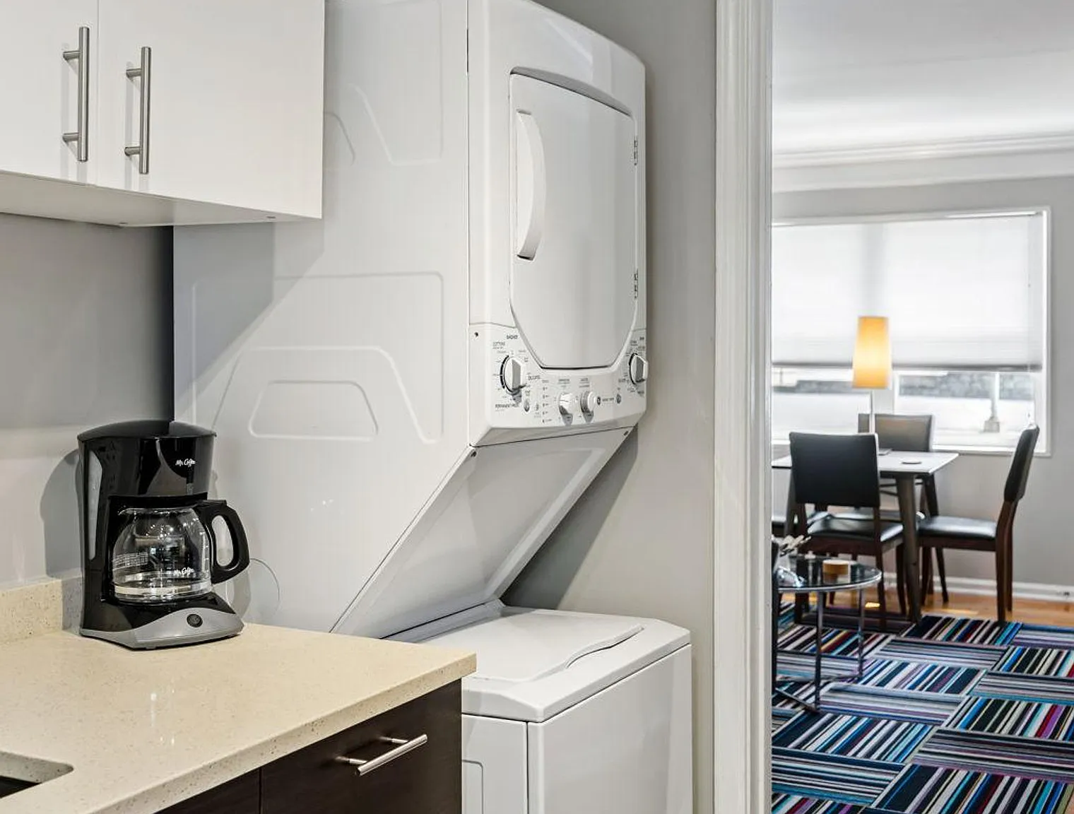 2 bed, 1.0 bath, 850 sqft, $4,076 — Photo 4