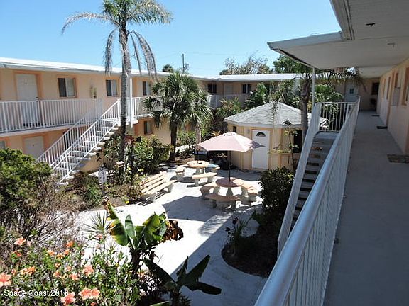 4th image of 211 Circle Dr APT 10