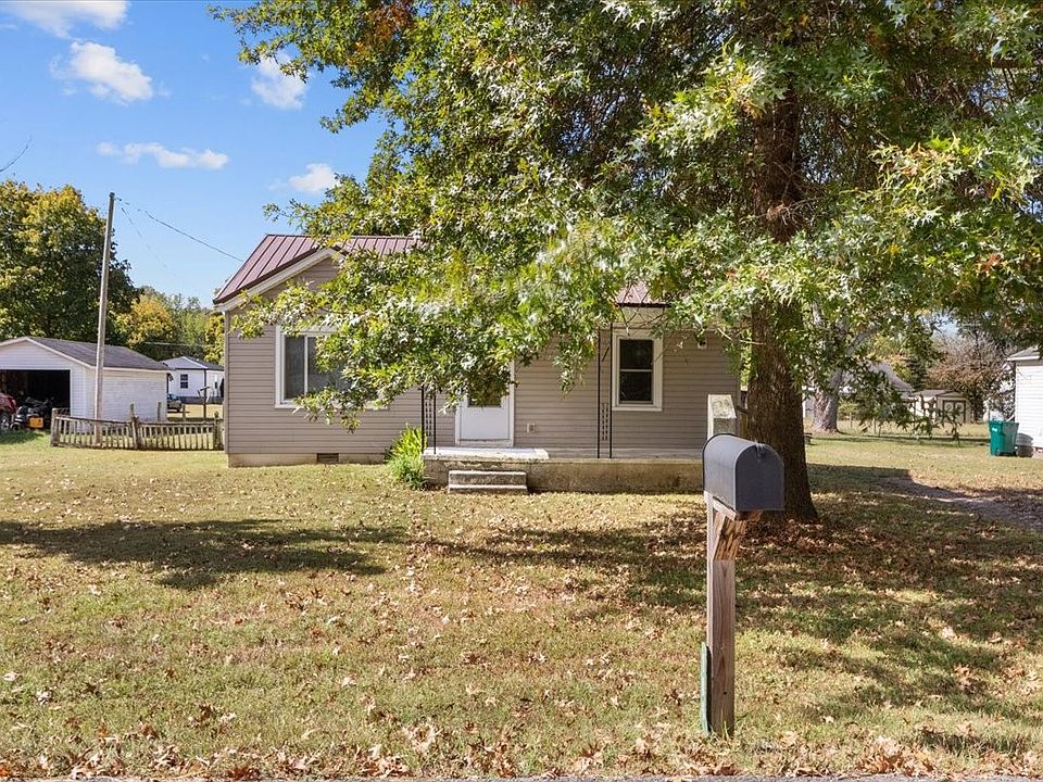 1st image of 106 Park Cir
