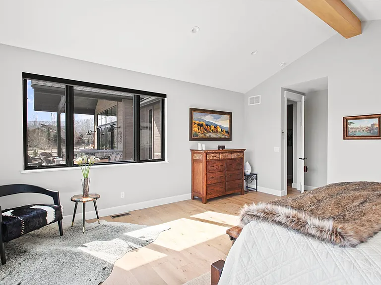 110 Bowles Dr — Photo 10