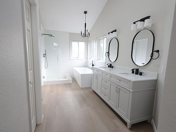5th image of 2062 Chesapeake Pl