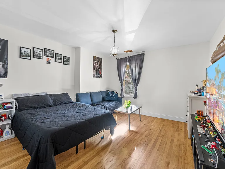 360 Gorge Rd #2 — Photo 8
