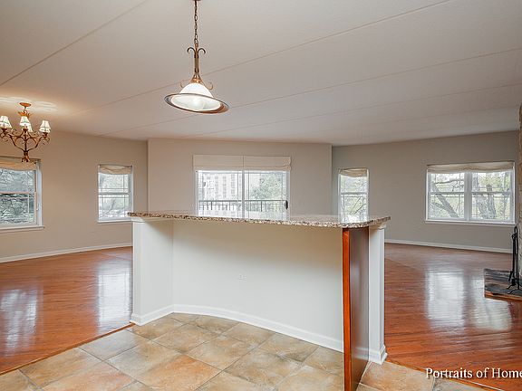 3rd image of 586 Crescent Blvd APT 307