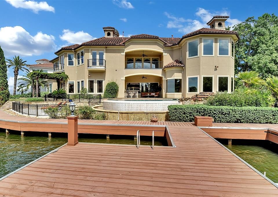 1st image of 28821 Saddle Oak Dr