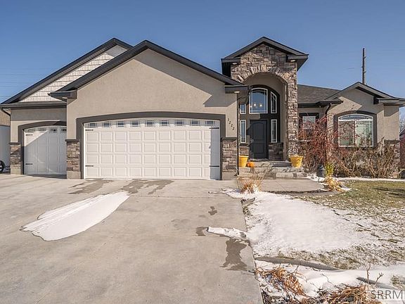 3rd image of 1222 N Indian Hollow Dr