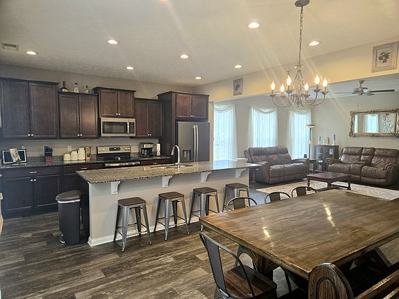 2nd image of 898 Loebner Ave