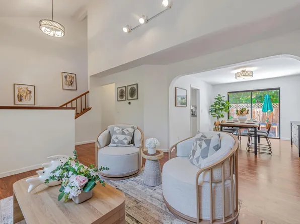 422 Whisman Ct, Mountain View, CA 94043