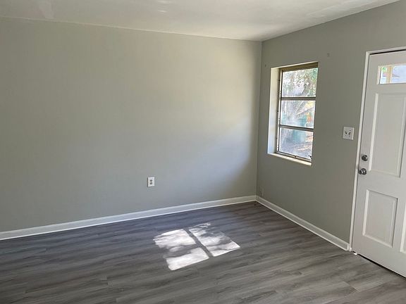 3rd image of 217 E 6th Ave