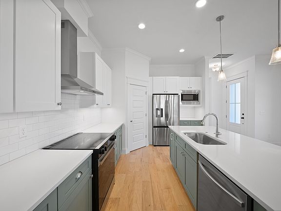 4th image of 109 Collin Pl #4